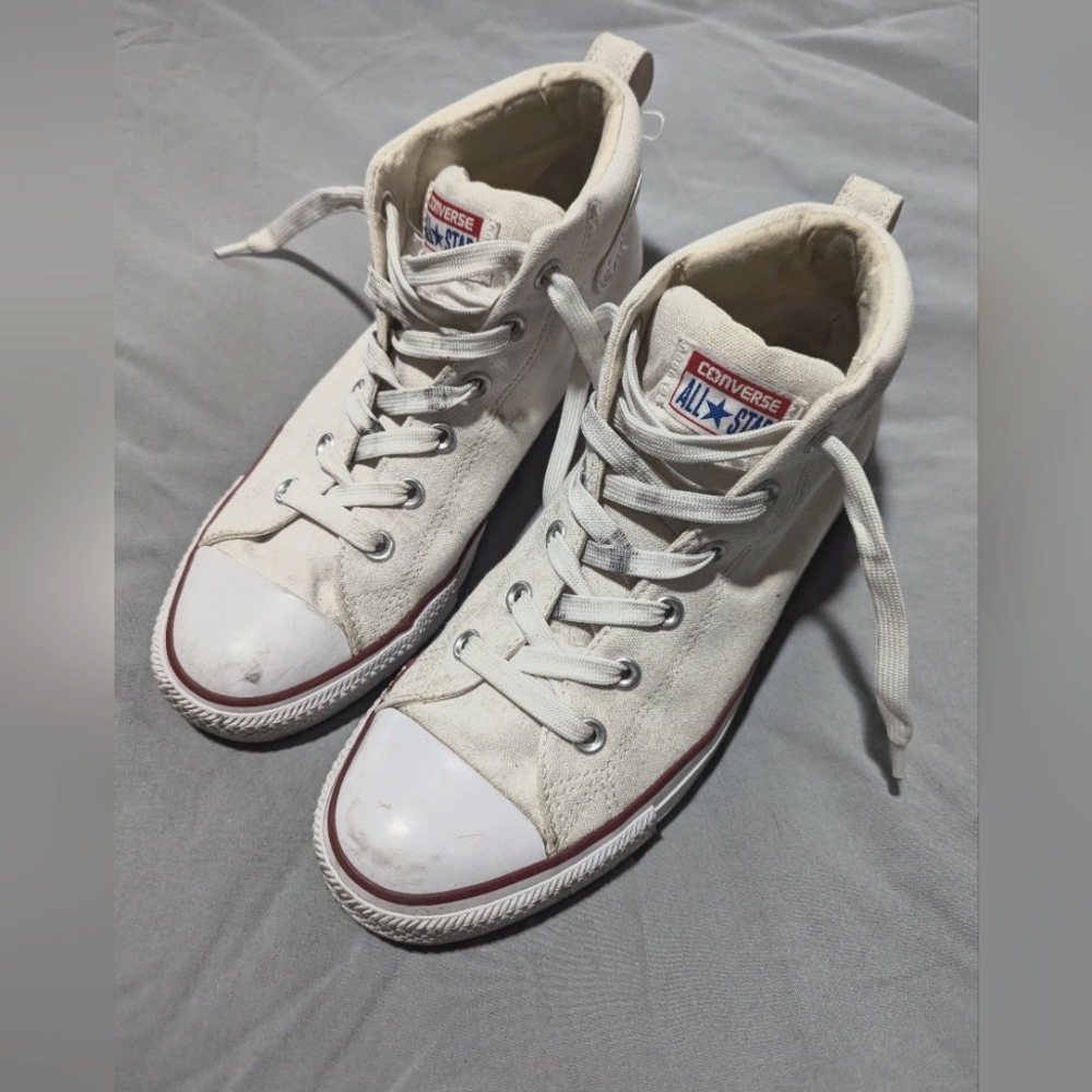 White Mid Top Chuck Taylors Converse M8 W10